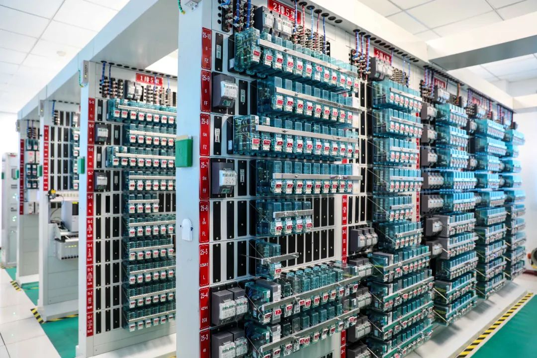 实拍揭秘火车上有方向盘吗