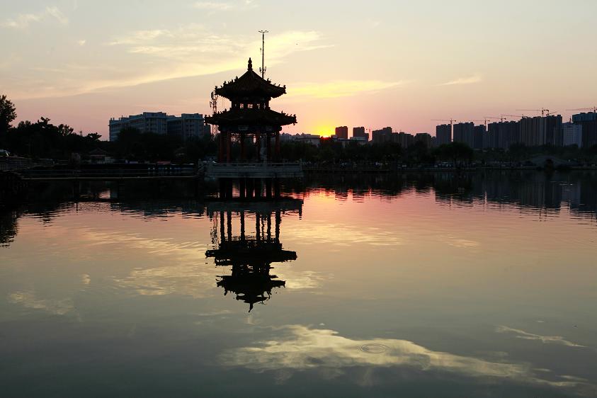 蓝天白云下的大美菏泽