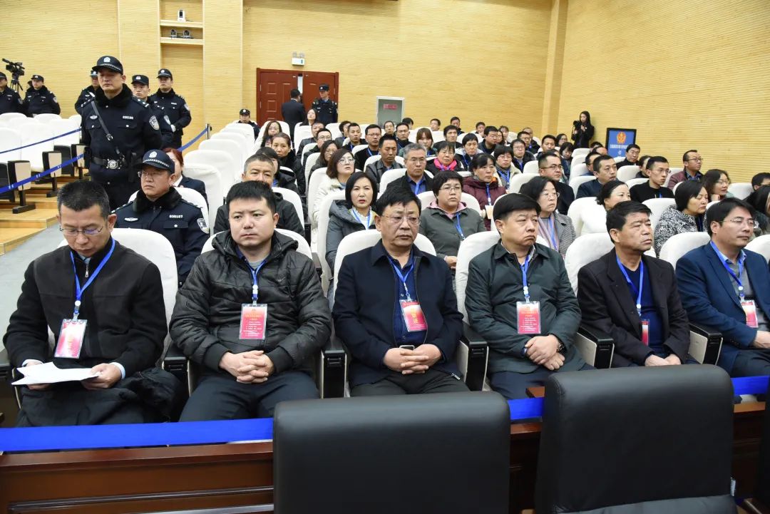 县委书记李作璧,全年共受理涉黑涉恶涉霸案件9件106人,其中涉黑案件2