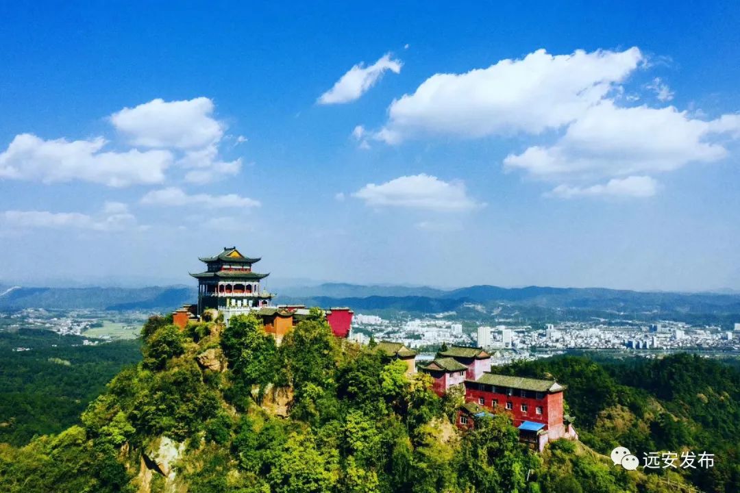 的秀麗風景在鳴鳳山風景區為一體的綜合性旅遊休閒勝地戶外及洞穴探險