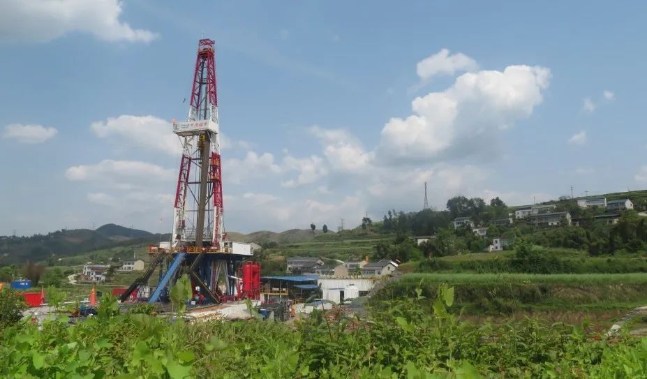 中原工程19支钻井队入围中石油页岩气项目