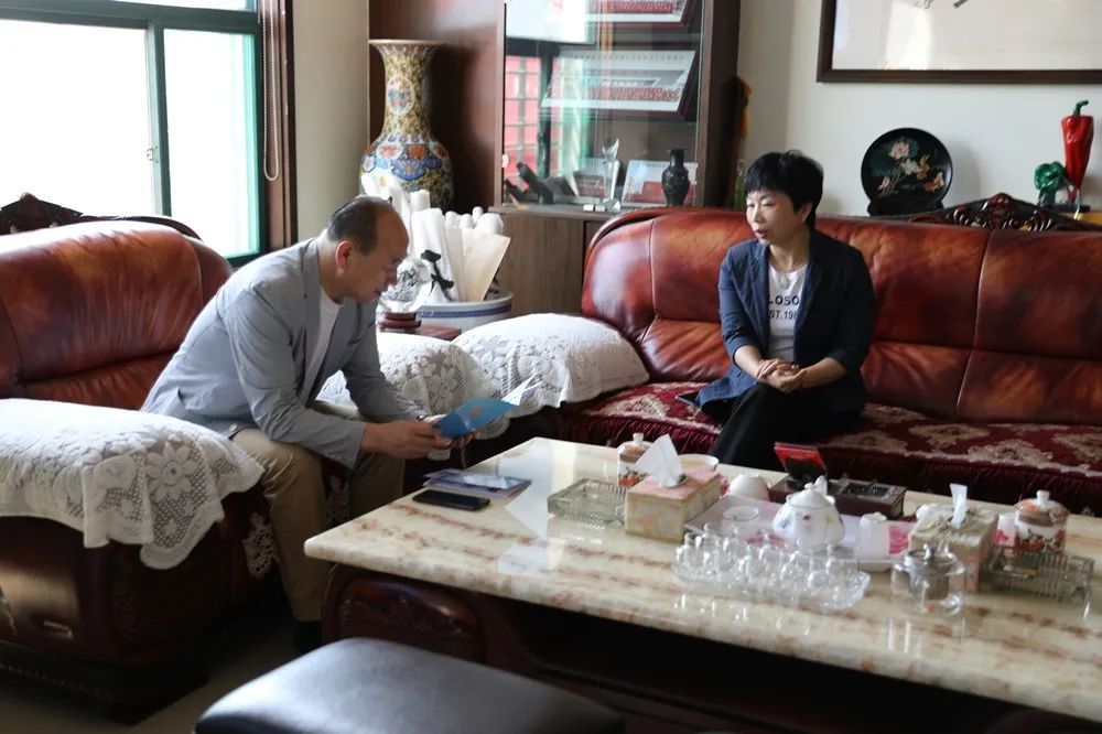 陈晓静院长走访省人大代表政协委员