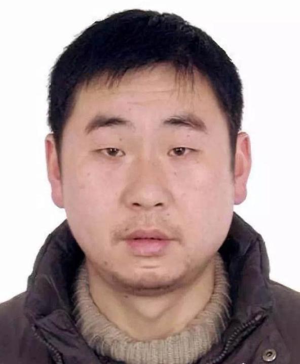 关于提高对在逃涉恶人员徐洪光悬赏的通告