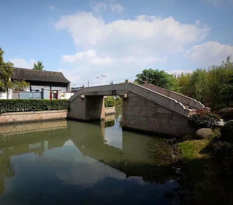 未来章堰古村落干净的河流安全的土壤有趣的新生活