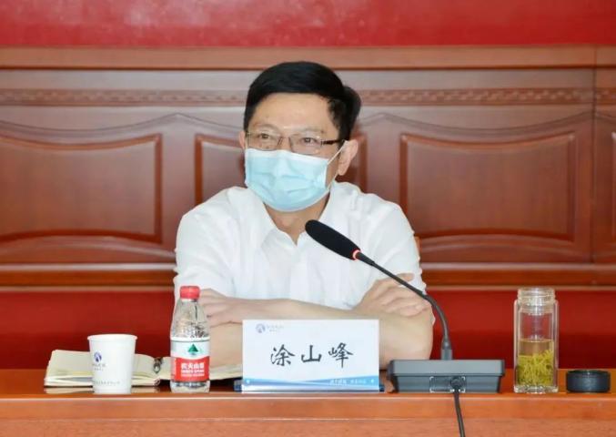 涂山峰带队一行到湖北交投集团拜访交流共商合作事宜