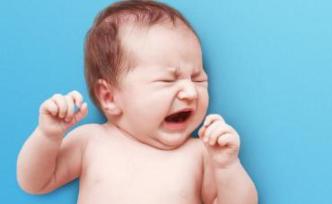 1岁宝宝被痰卡住窒息：别一咳嗽就吃止咳药