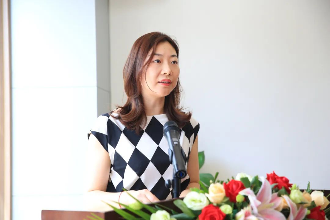 红谷滩新区举行邻里中心居家养老服务站集体签约仪式