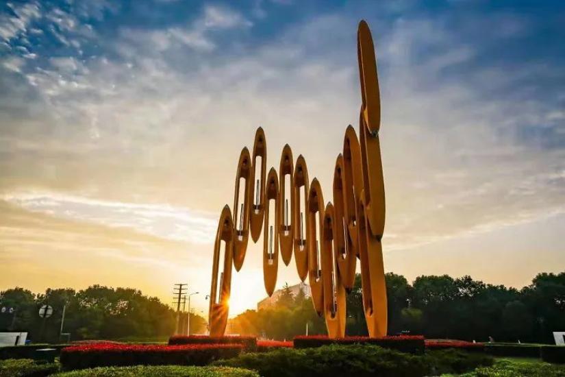 解放思想大讨论博采众长之六毛纺之乡江阴新桥镇如何打造最具活力特色