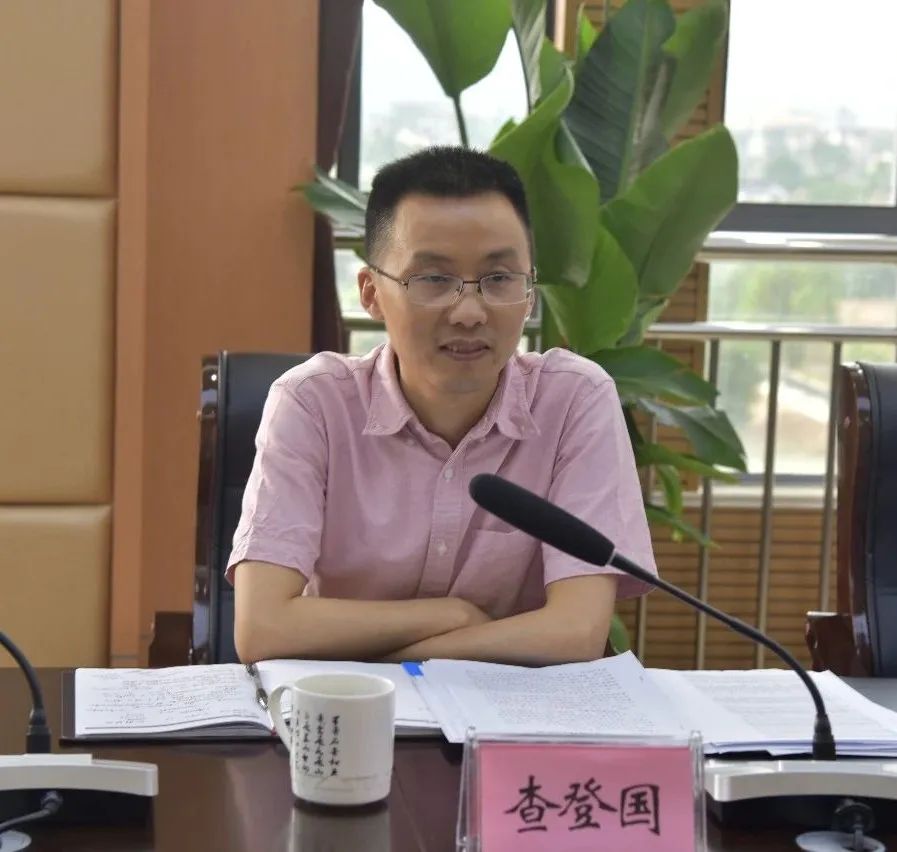 在随后召开的座谈会上,叶文胜汇报了博望区法院审判管理,统筹抓疫情