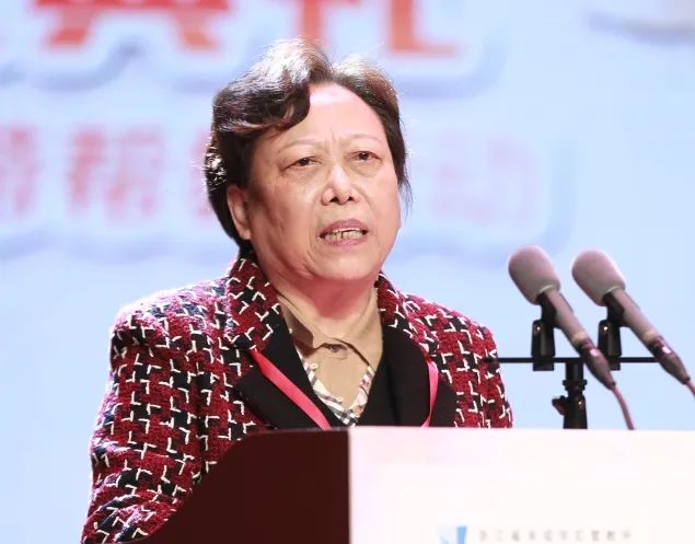 "爱心奶奶"谢丽娟- "爱心奶奶" 是省未管所学员 对民盟省直属香樟树