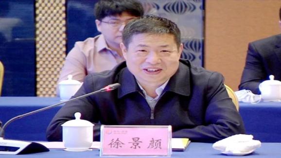 大学党委副书记王玉华出席;潍坊市委书记,市人大常委会主任惠新安讲话