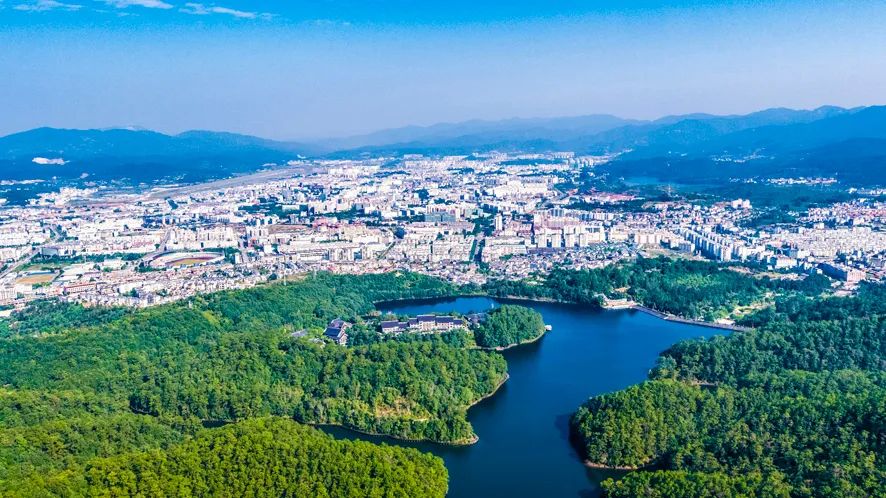 普洱市在靠制度,机制逐步拧紧节水"阀门"的同时,优化配置水资源,向