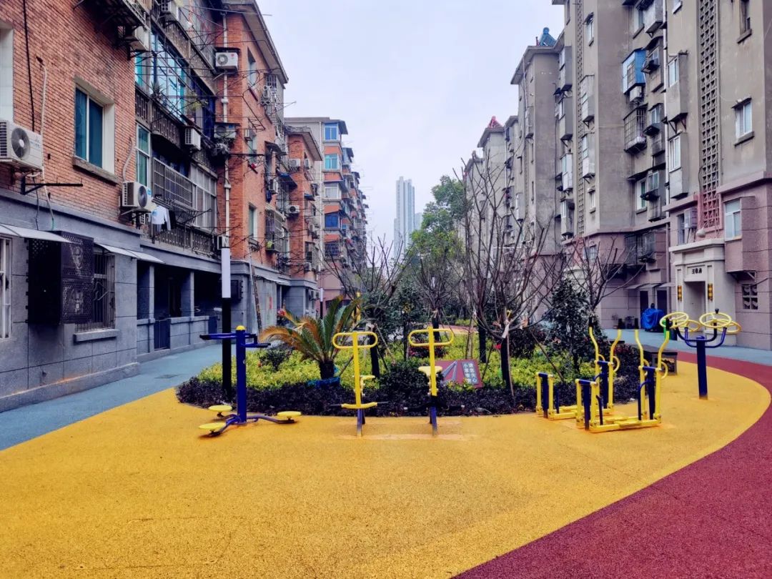 并率先完成洪园社区的提升改造