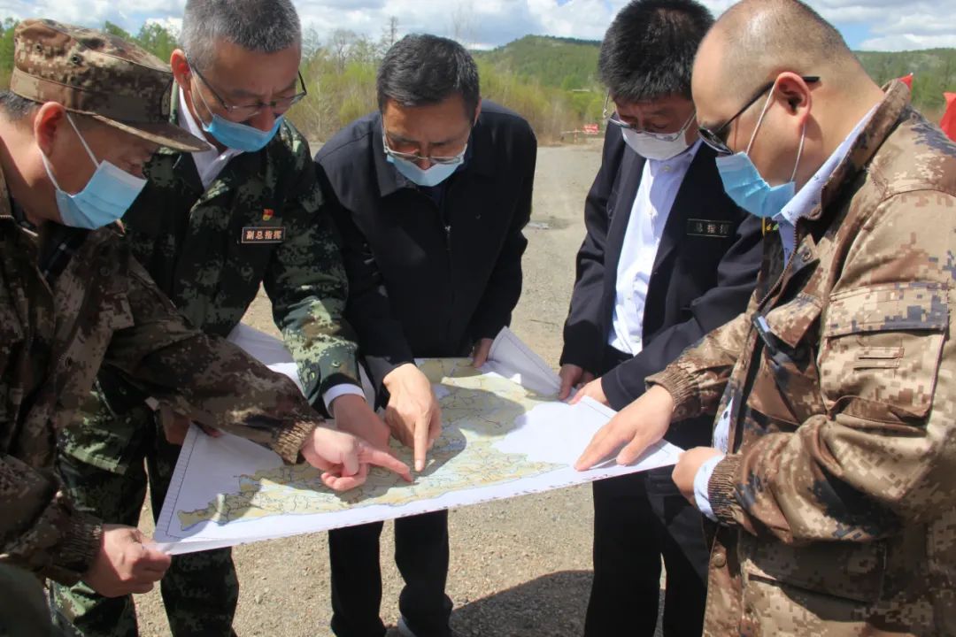 大兴安岭林业集团公司副总经理刘志深入漠河督导检查森林防火和疫情