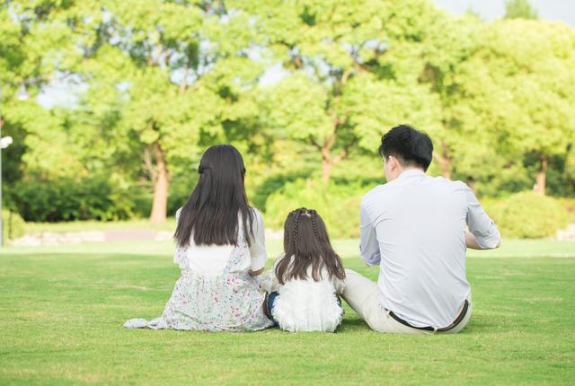 【雲觀兩會】除了男性產假,代表們還關注這些婚育話題!