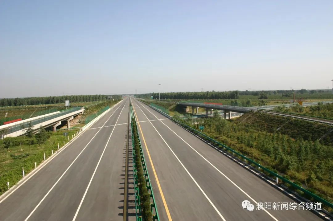 在高速线路走向上,坚持"近城不扰城".