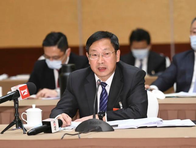 全力推进上海自贸试验区临港新片区建设,向世界打出一张开放的"名片"