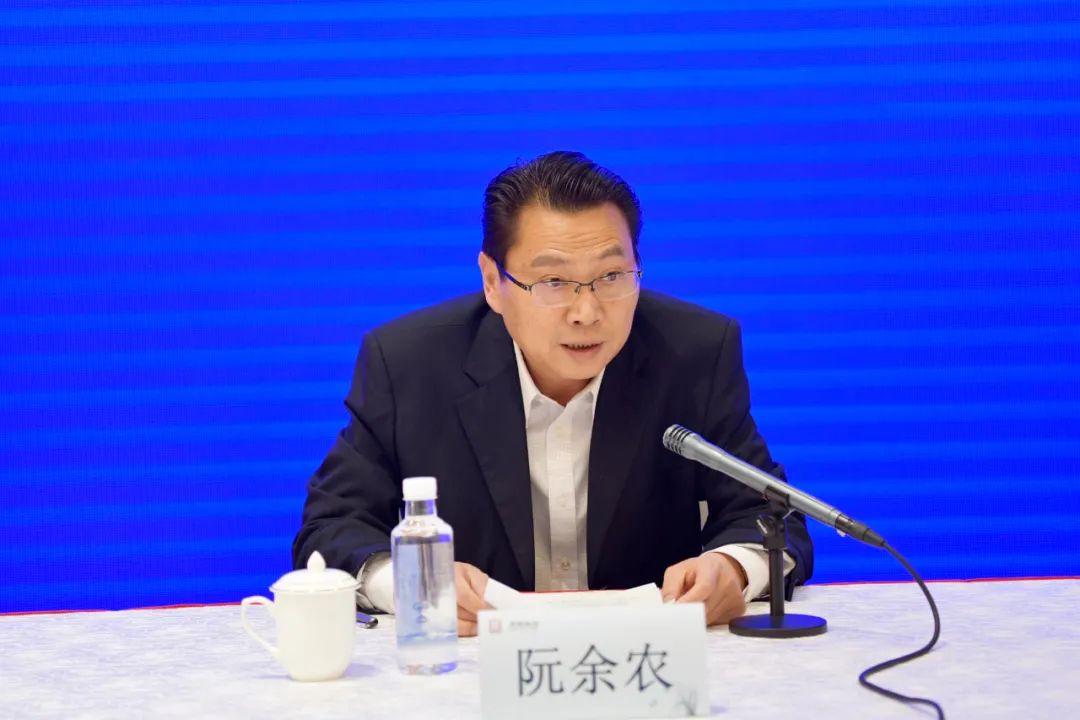 省税务局党委委员,总经济师阮余农主持签约仪式银行代表,企业代表交流