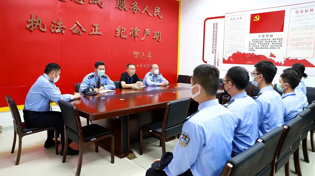 砺精兵树形象鼓楼法院对新招录协警开展岗前培训