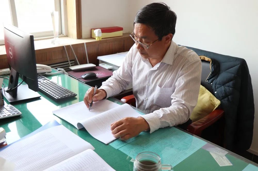 最美河口人李大伦爱心助学彰显初心使命