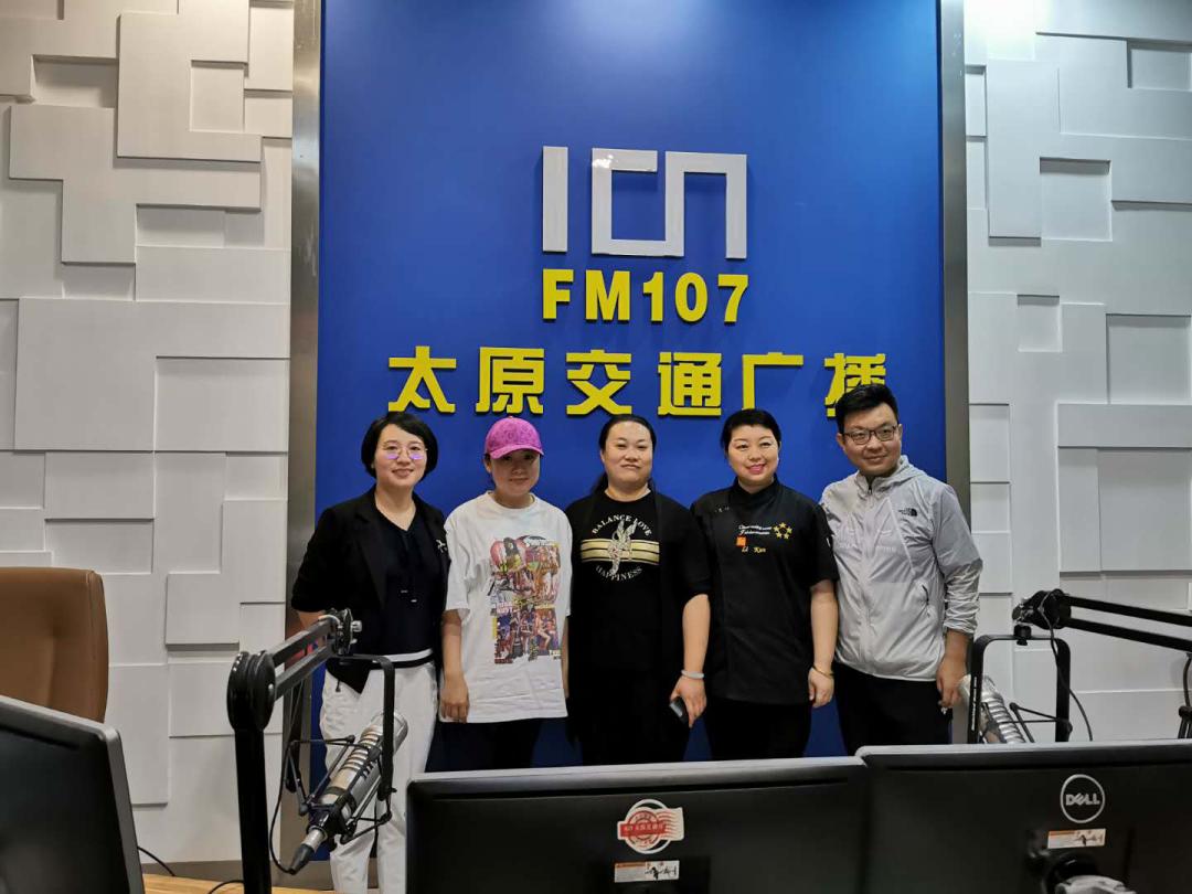 广播进一步加强合作意向,邀请家教专家,"最美家庭"获奖者做客《107