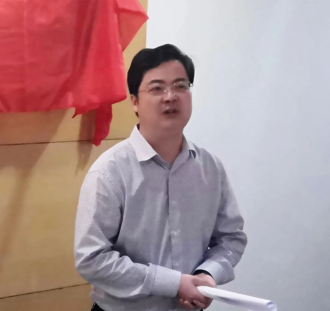 张伟平代表民革舟山市委会致辞,他表示,建设"民革党员之家"是民革中央