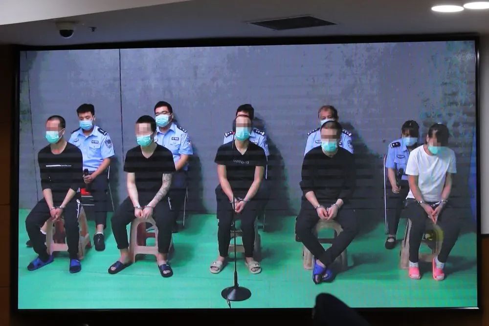 扫黑除恶专项斗争宝坻法院开庭审理倪某等16人涉嫌敲诈勒索恶势力犯罪