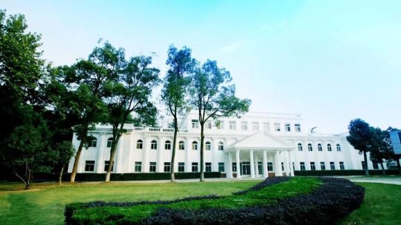 武汉大学基础医学院源于1943年创立的湖北省立医学院基础部,创始人为
