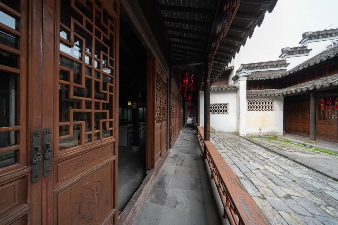 山水画卷旁的九十九间半带你感受初夏里的古雅诗意