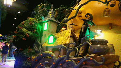 森林,格格巫的家…仿佛进入真实的蓝精灵世界!