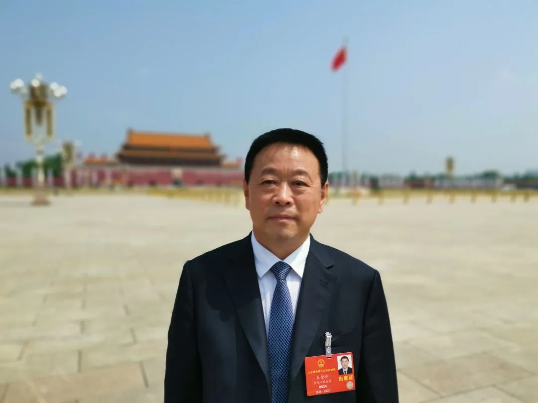 重点发力稳住农业基本盘对于确定的片区,谷振春委员建议可纳入自贸