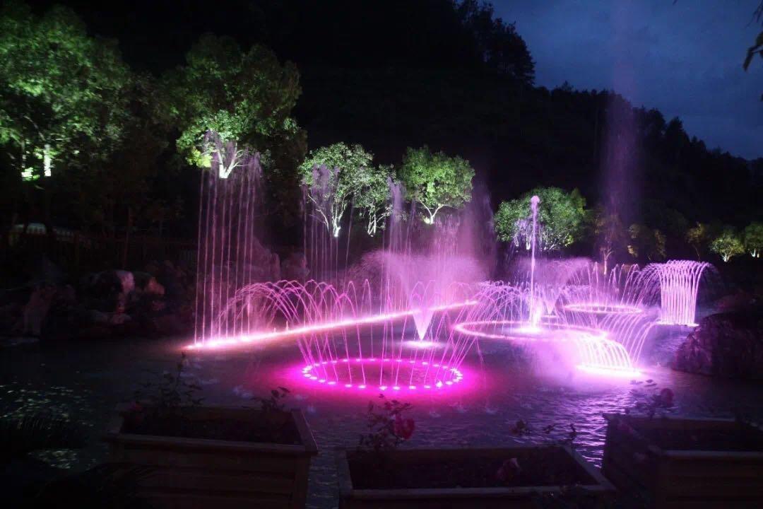 音乐喷泉 跟随音乐起舞的喷泉 梦幻来袭