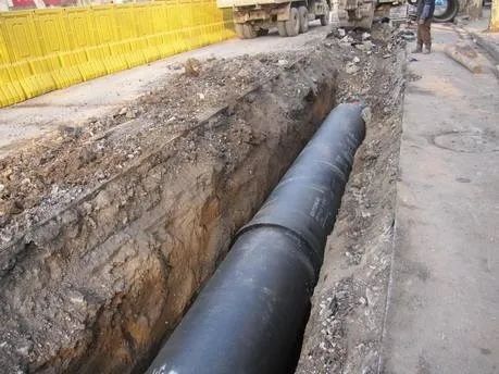 供水管理是水务部门负责原水取水,水厂制水,管网输配水到街坊管道由 