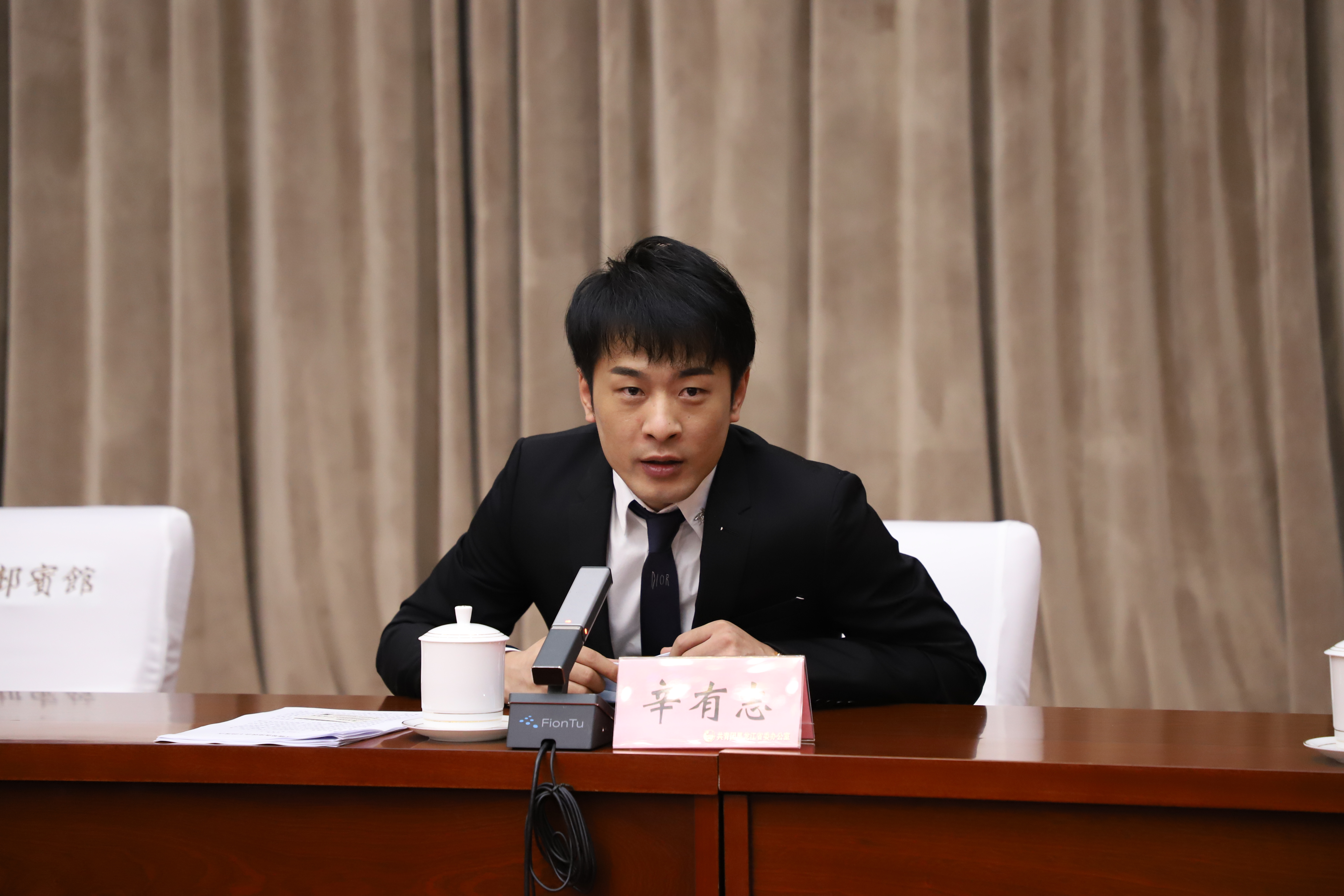 辛有志现场分享创业历程和直播电商事业发展情况 摄影 吕岩