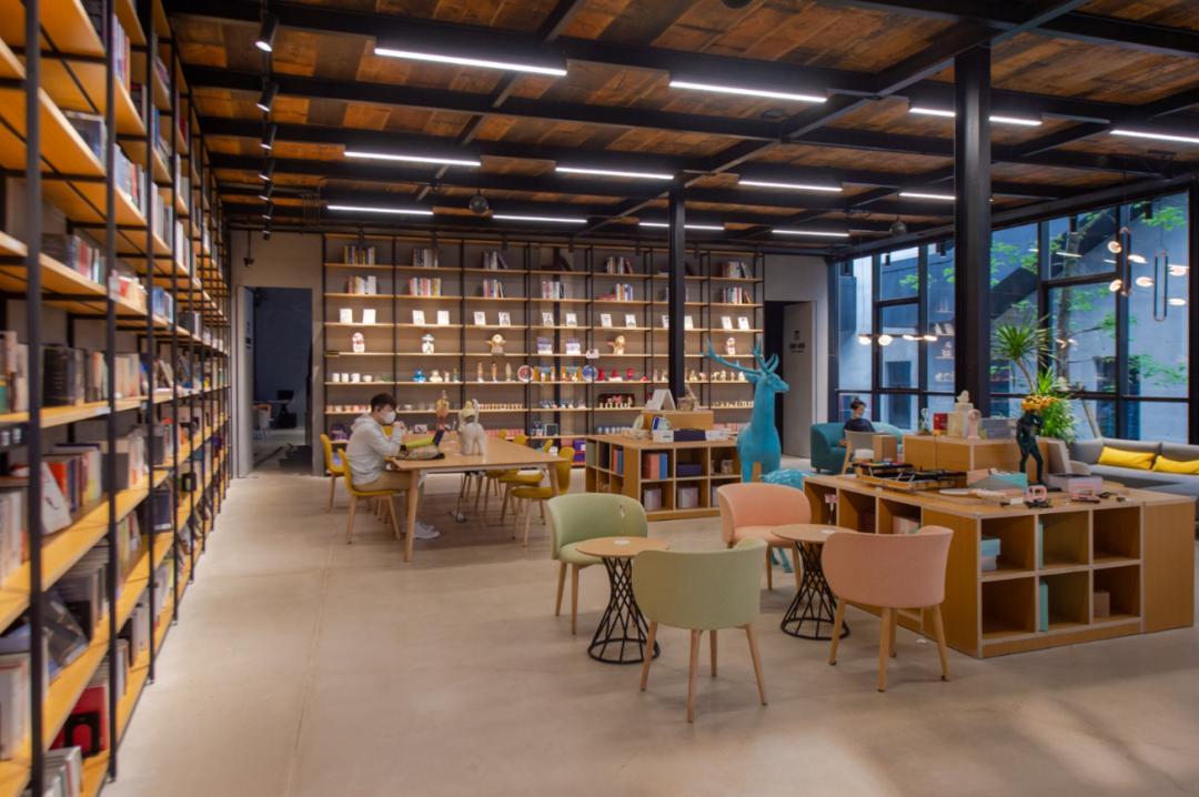 超长待机浦东新添高颜值玻璃房书店一起去打卡