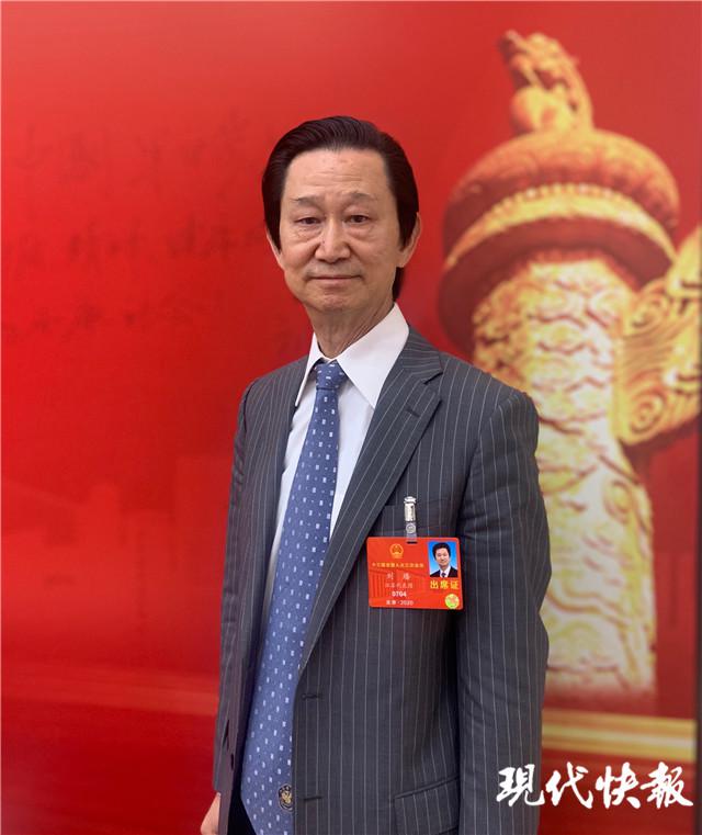 全国人大代表,南通大学附属医院骨科主任刘璠