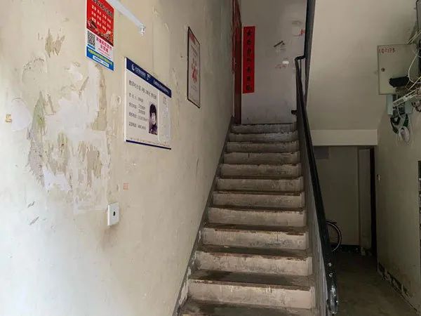 楼道改造前楼道改造后楼道改造前楼道改造后11梅溪湖街道阳明山庄社区