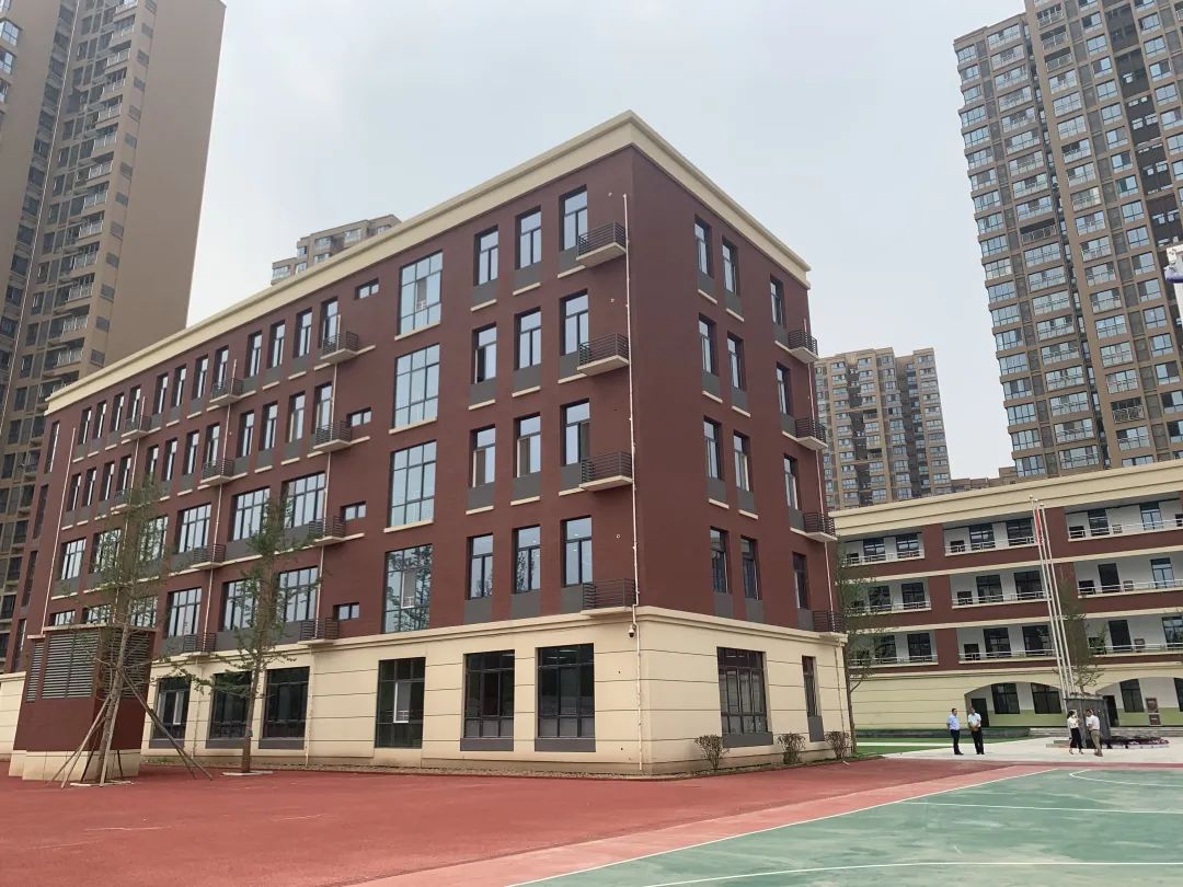 校建工作再添新成果长安黄河花园小学今年9月正式开学