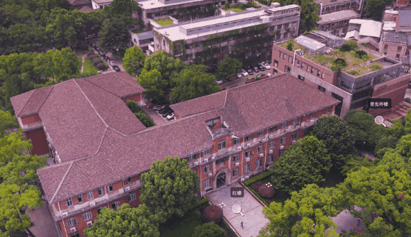 这里曾是长衡地区侵华日军投降仪式的举办地,红砖绿瓦都在描绘着历史