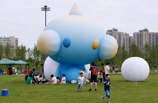 4月28日2020上海(国际)花展正式在泡泡公园开幕,在大家的陪伴下走过了