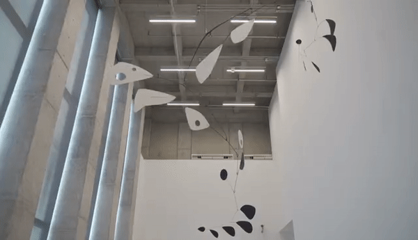 亚历山大·考尔德,埃尔斯沃斯·凯利作品关于"云智造"呼应西岸美术馆