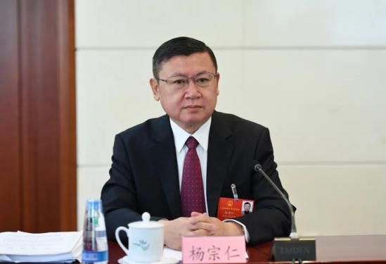 全国人大代表内蒙古自治区高级人民法院院长杨宗仁有效回应人民群众