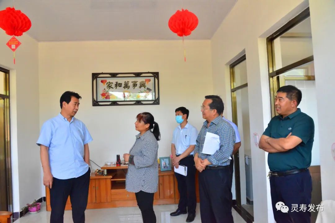 宋存汉先后实地调研了谭庄乡刘库池村,岔头镇胡家坪村脱贫攻坚工作.