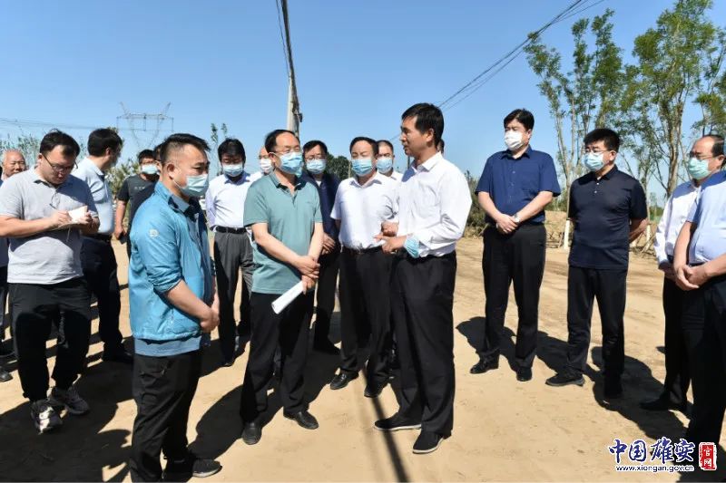 向阳 摄省北部郊野公园建设前方指挥长刘海莹,新区领导边建国,刘光辉