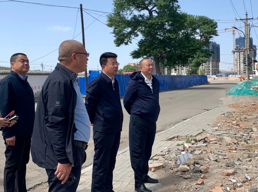 冀宏调研我区全国文明城市创建和老旧小区改造工作