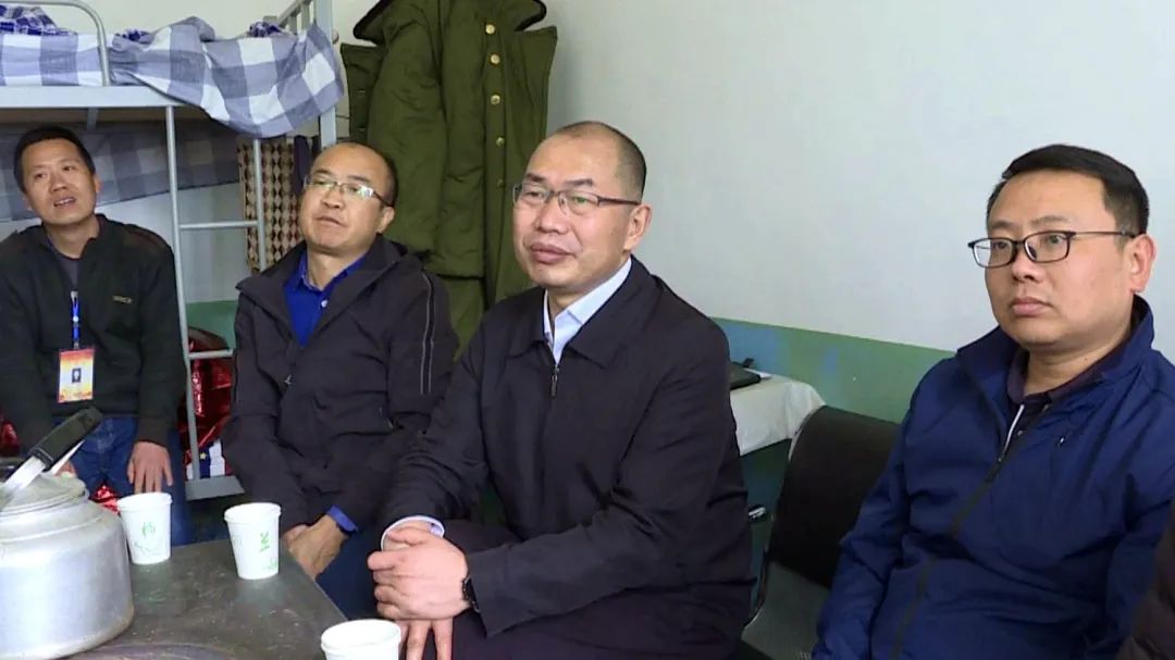 杨中海指出,今年是脱贫攻坚决战决胜之年,是全面建成小康社会收官之年