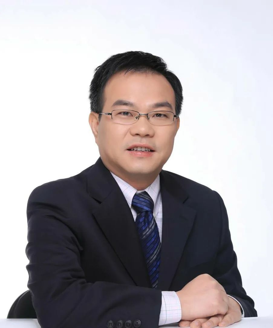 张鹏飞经济学博士,北京大学经济学院副教授,博士生导师,现任资源,环境