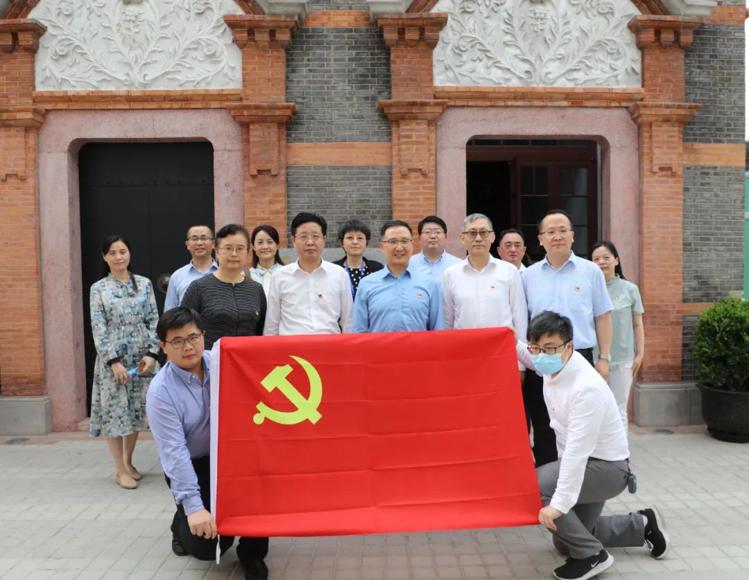 市退役军人事务局党组中心组瞻仰红色革命遗址深入开展四史学习教育