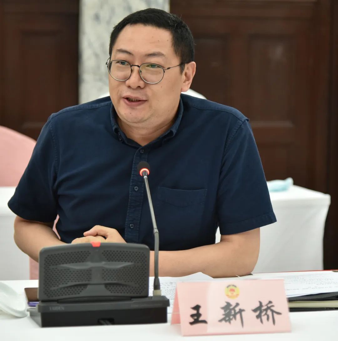区政协委员,上海市华模中学教师王振达:作为人民教师,要加强对学生"