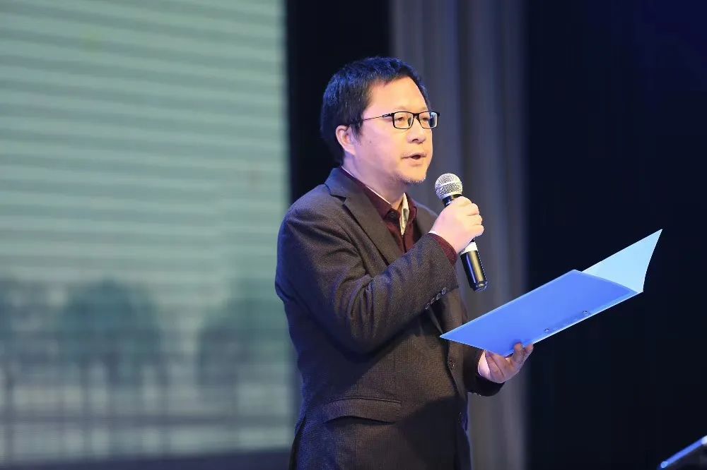 上海访谈李少君没有什么能抵挡春天如期而至